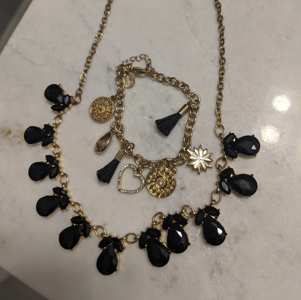 Set of black and gold jewelry - Picture 2 of 2